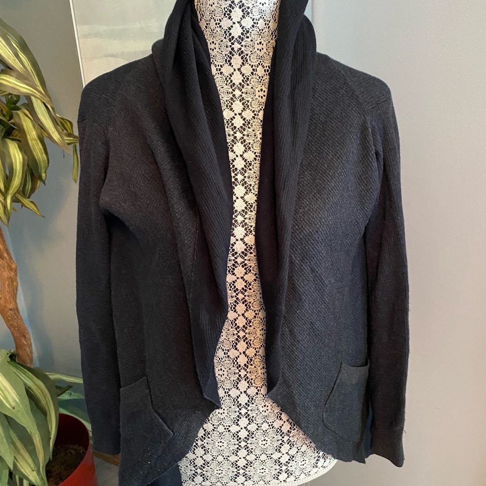 Lululemon reversible cabin yogi hooded sweater with thumb holes - Picture 8 of 12